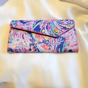 Lily Pulitzer Sunglasses Case – Expandable & Foldable